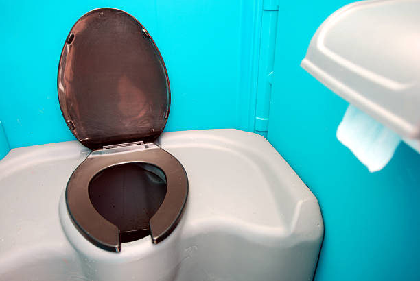 Porta potty delivery and setup in Peosta, IA